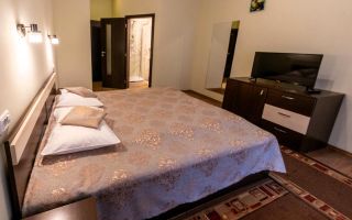 Pensiune Sinaia Langa Castelul Peles | Investitie sigura. - Poză 6