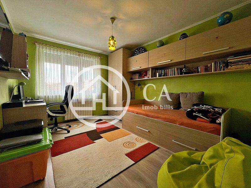 Apartament de vânzare cu 3 camere în zona Rogerius, Oradea - Poză 9