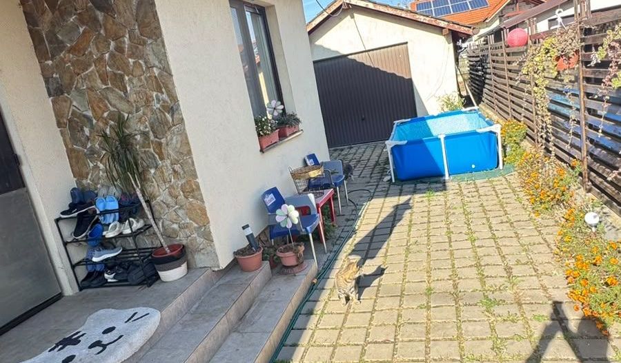 🏡 CASĂ DE VÂNZARE ÎNTR-O ZONĂ BUNĂ – CONFORT, SPAȚIU ȘI POSIBILITATE - Poză 13