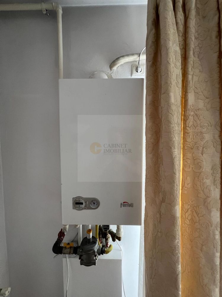 2 Camere | Decomandat | 2013 | Et Intermediar | M Gorjului la 7 min - Poză 7