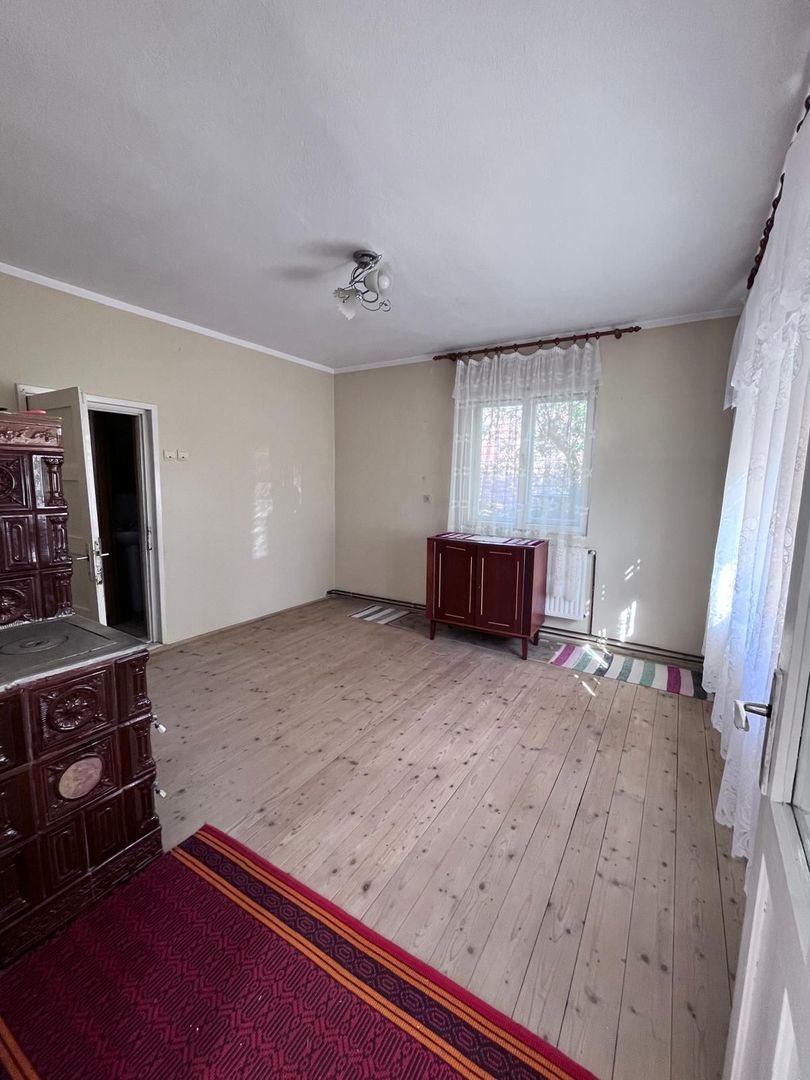 Casa de vanzare cu 3 camere, zona Schit - Poză 4