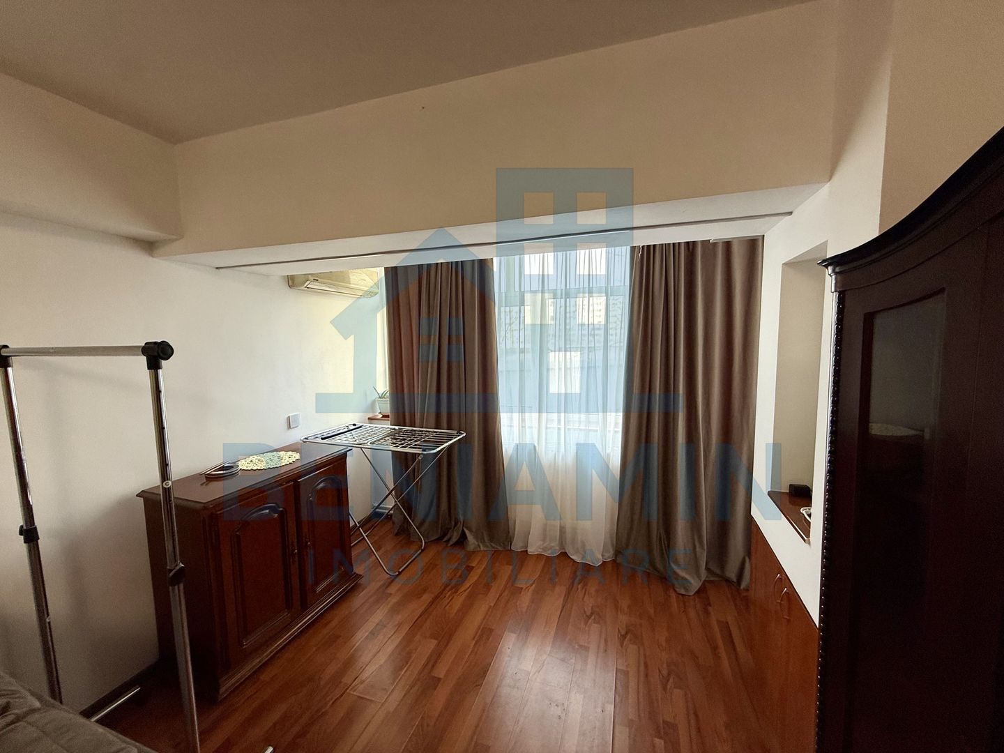 3 decomandate - 2 bai - etaj 1 - centrala proprie - McDonald's - Poză 8