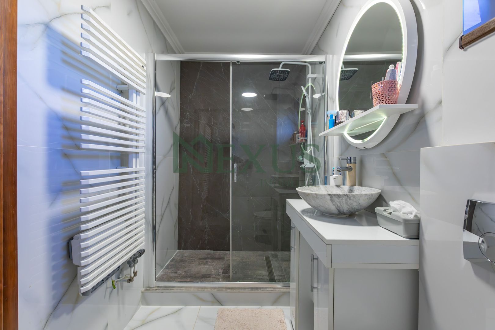 Casă/Vilă modernă de vânzare la intrare în Bogdan Vodă, județul Bacău. - Poză 31