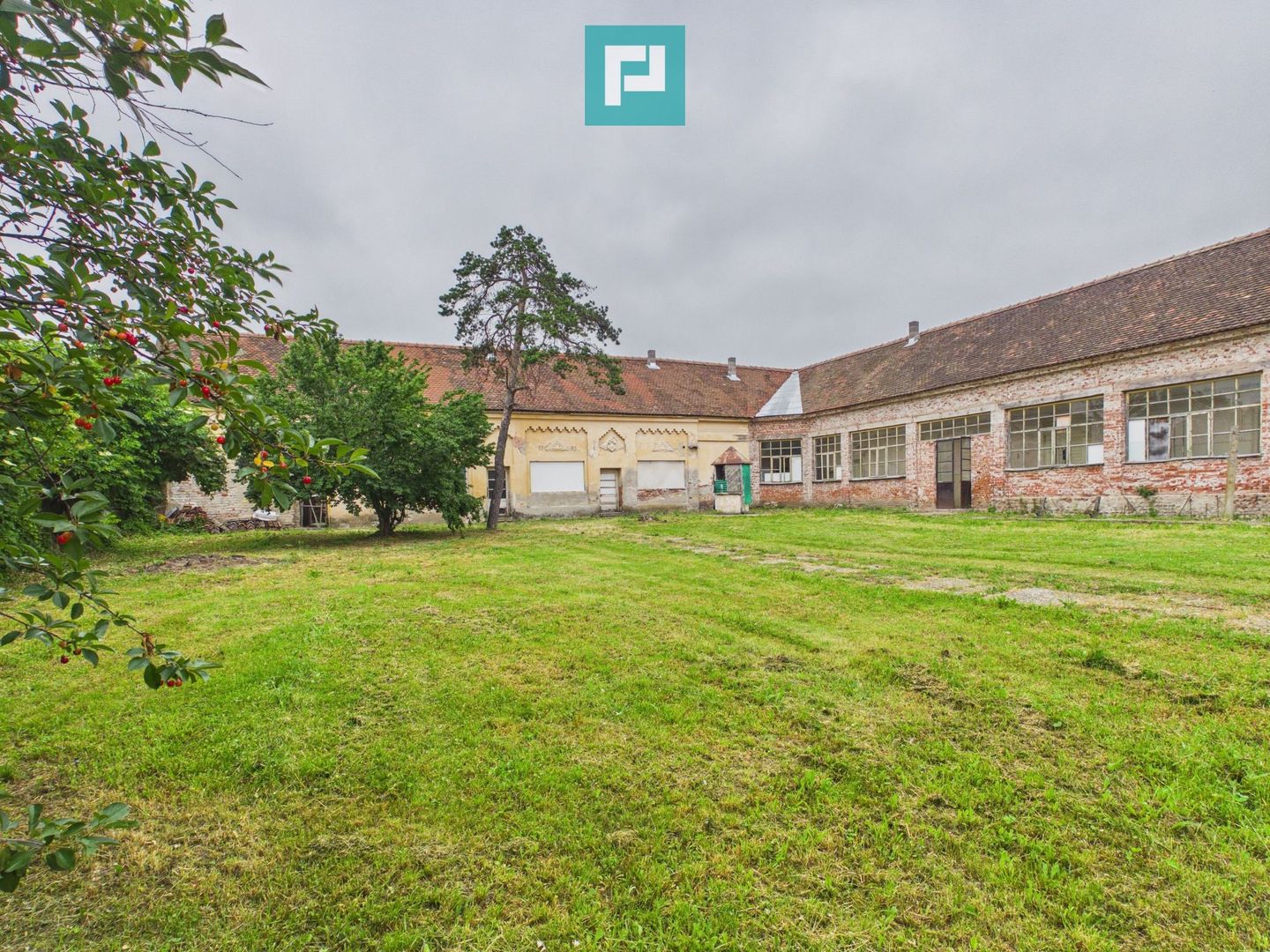 Casă în Neudorf, comuna Zăbrani, judeţ - Poză 1