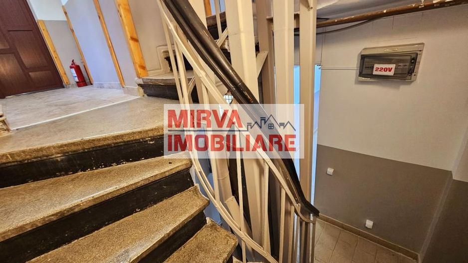 🏢 Spațiu de birouri – 5 camere, 3 băi – Mansardă vilă, Central - Poză 52