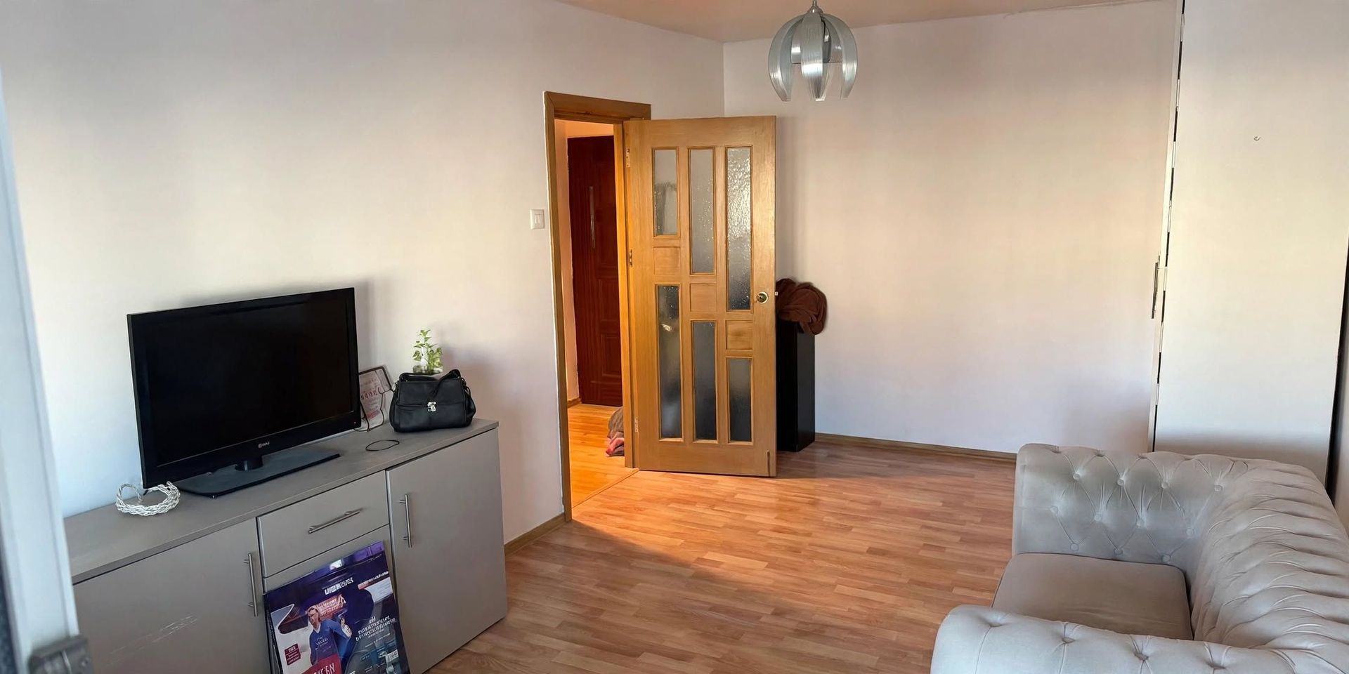 Vanzare Apartament 2 camere, 50 mp, decomandat – la 10 m de Metrou Raul Doamnei - Poză 1