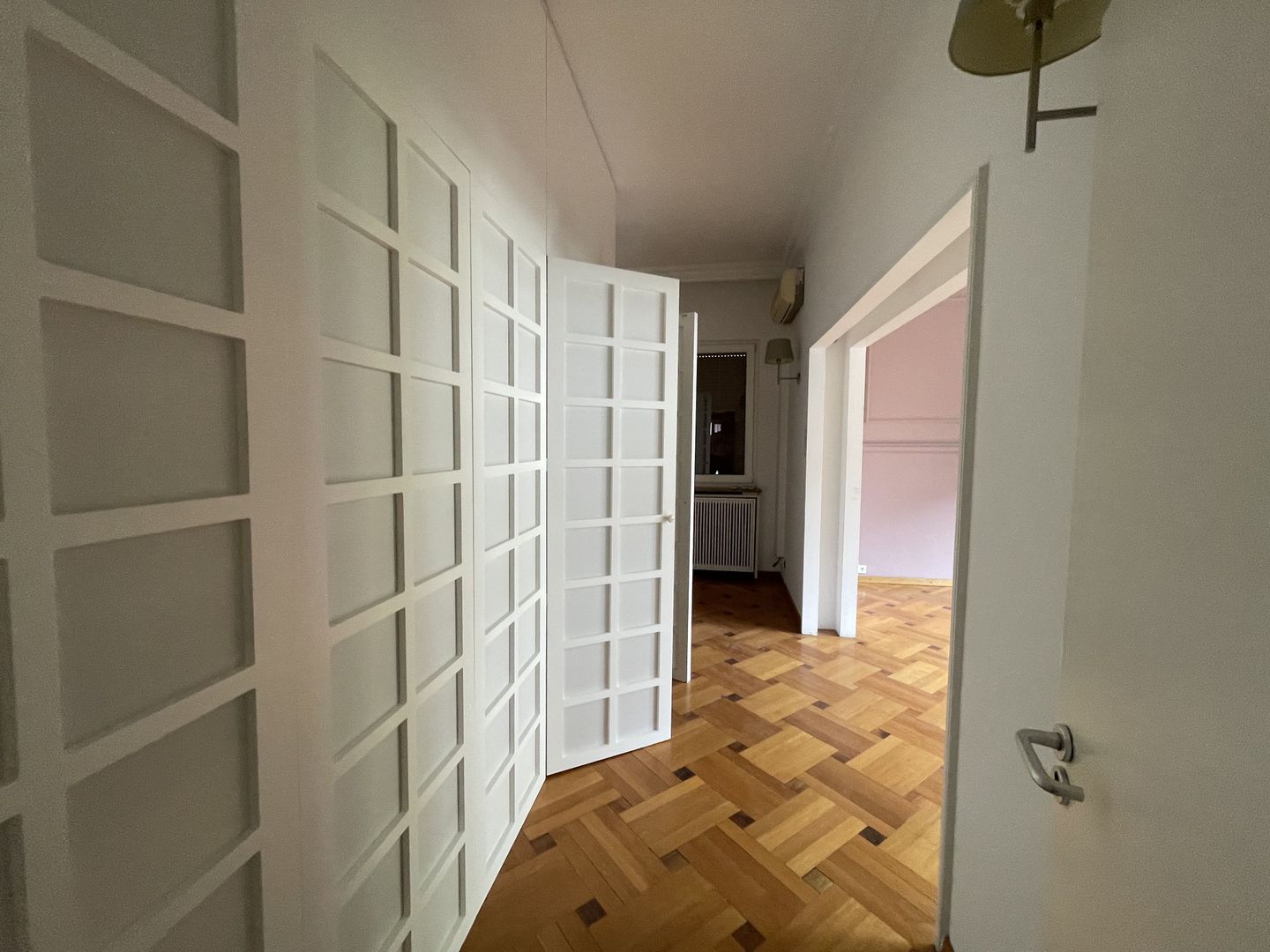 Apartament cu 4 camere de vânzare în zona Primaverii - Poză 11