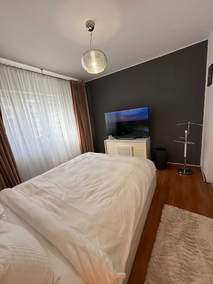 Vanzare apartament 2 camere in Titan-Buhusi, bloc 1978, mobilat, utilat, parcare - Poză 2