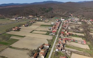 Loc de casă în Odvoș - Conop 3000mp - Poză 27