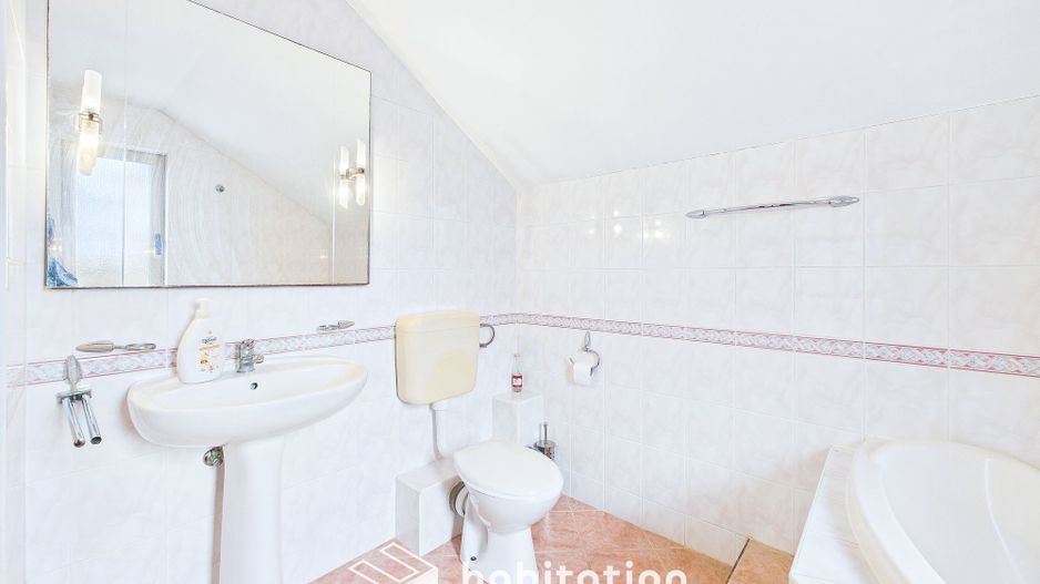 Casă ideală familie sau birou, cu curte și garaj | Braytim - Fratelia - Poză 18