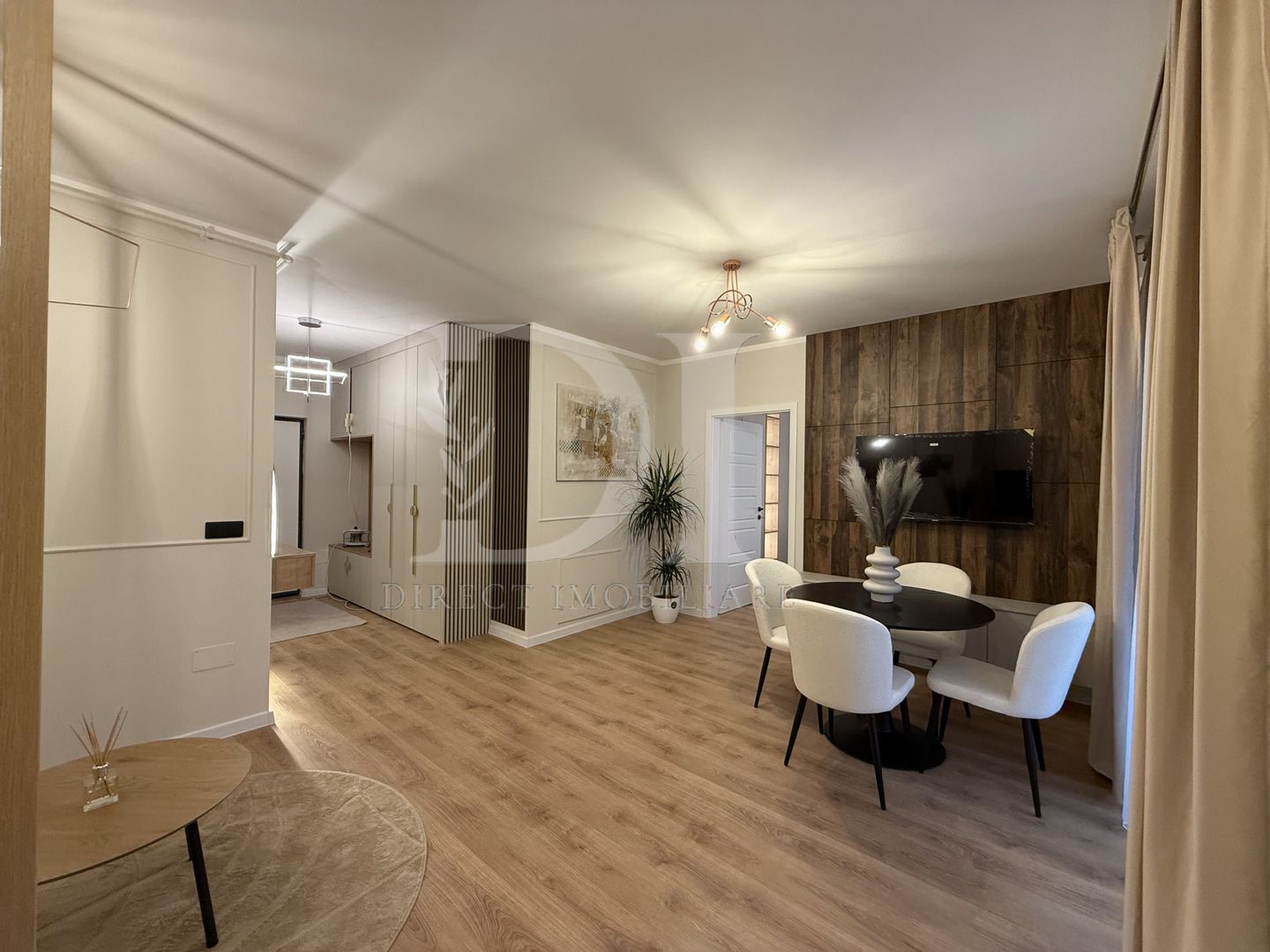 Apartament la cheie / etaj intermediar / Zona Eroilor - Poză 2