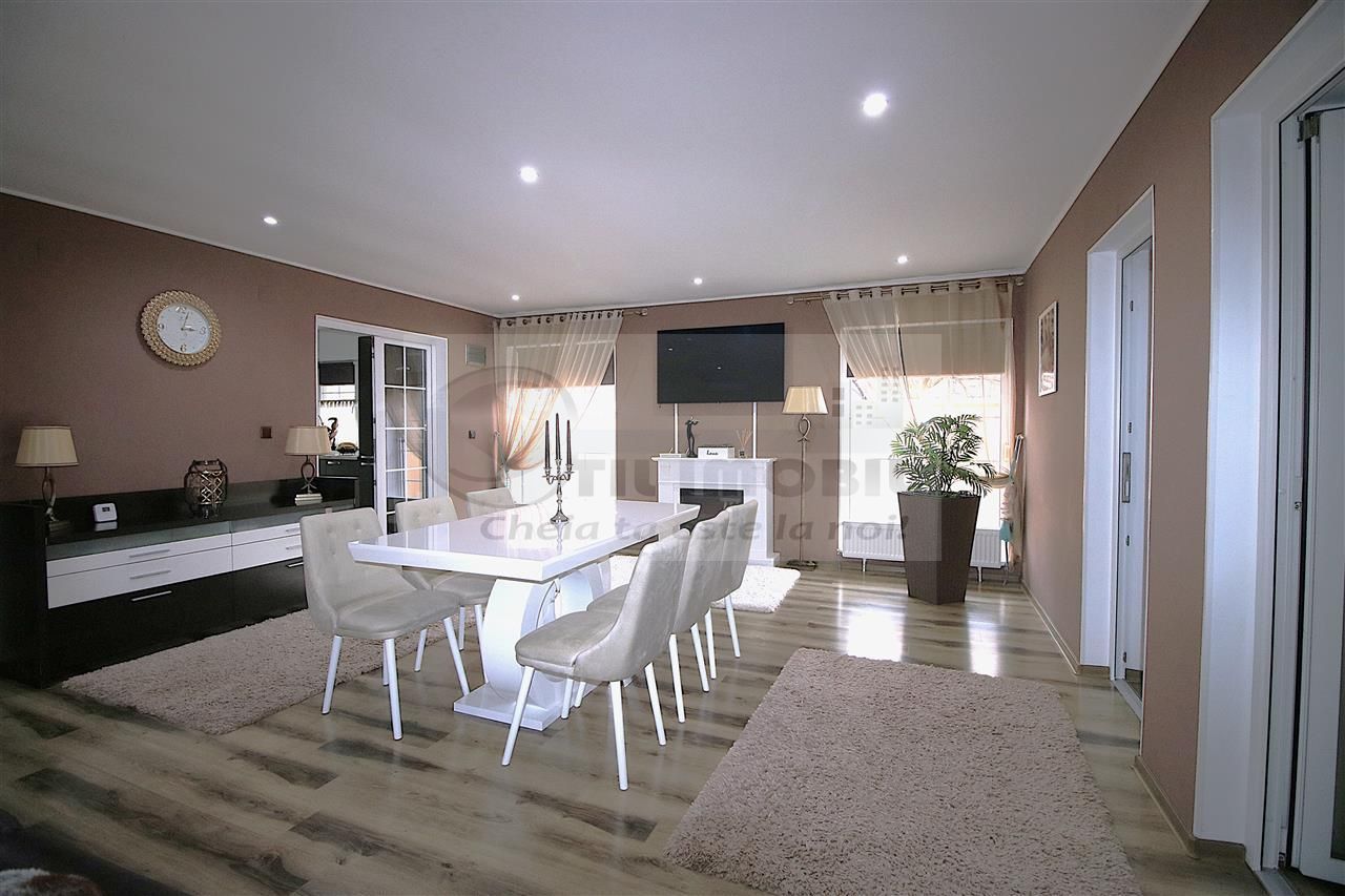 MIROSLAVA CASA EXCLUSIVISTA LA CHEIE LUX STIL MEDITERANEAN MOBILATA - Poză 5