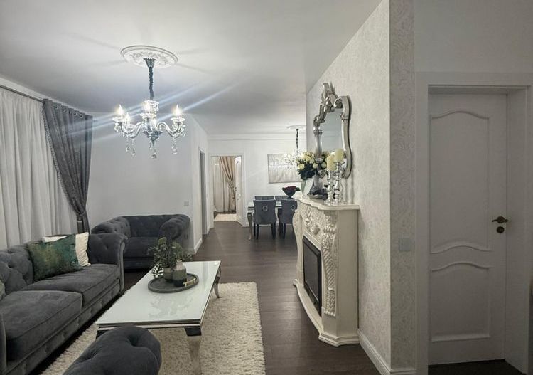Apartament 3 camere decomandate, 2 bai,balcon, etaj intermediar, garaj - Poză 1