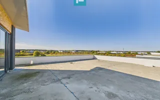 Penthouse cu lift privat și terasă mare în Ghiroda - Poză 12