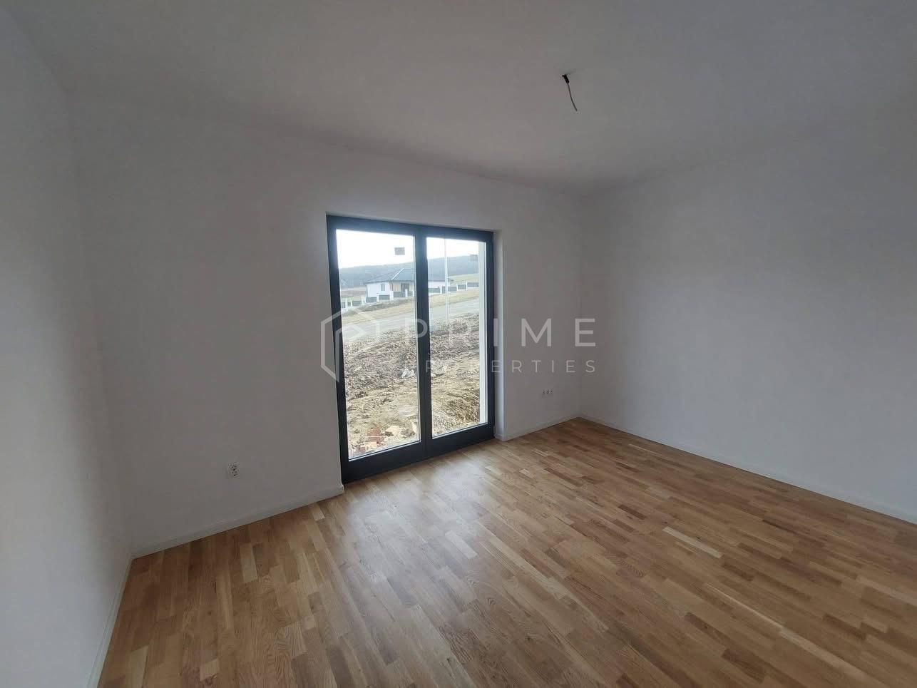 Vilă chalet modern cu perete panoramic de sticlă - Livezeni, Mureș - Poză 8