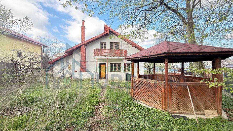 Casă de vânzare în Bucium - Bârnova, zonă centrală - Poză 4