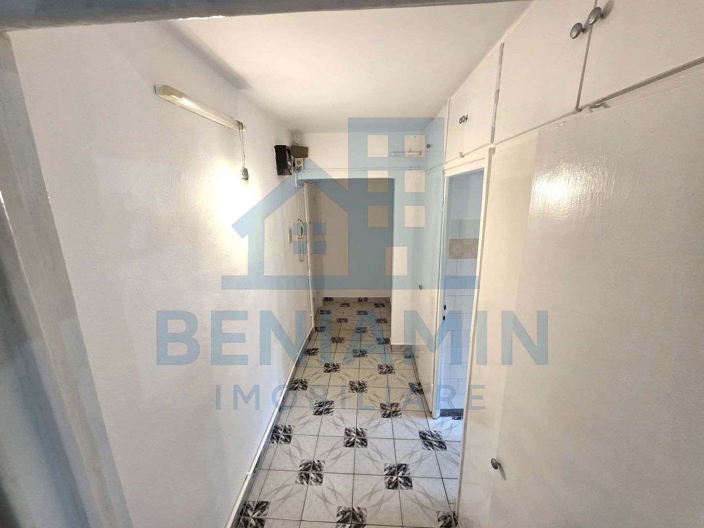 Apartament doua camere spatios Rovine etaj 1 cu centrala 54mp 1978 - Poză 7