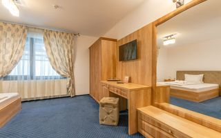 Pensiune Râșnov, 13 camere plus locuință proprietar, zonă Cetate - Poză 23