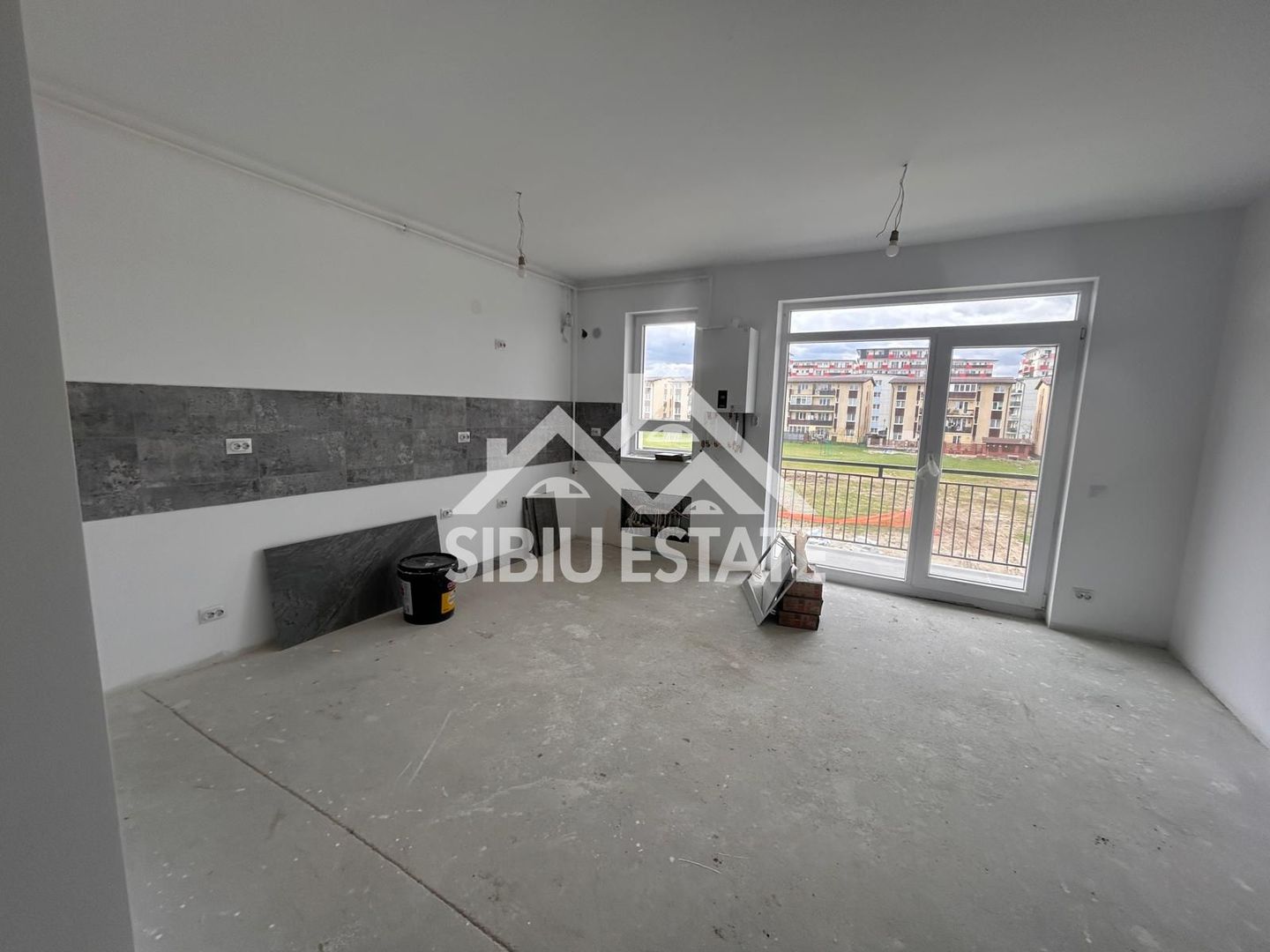 Apartament 3 camere –  Finisat la Cheie , Parcare Inclusă - Poză 1