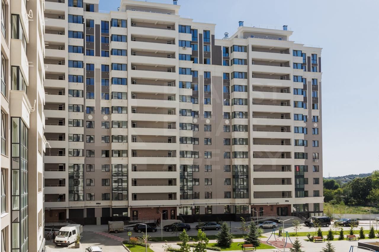 Vânzare, apartament, 2  camere + living, strada Vasile Lupu, Buiucani - Poză 2