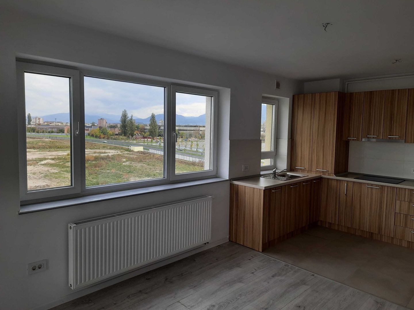 Apartament Open Space | Tractorul | Coresi Avangarden - Poză 1