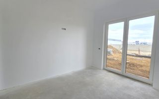 De vânzare apartament 2 camere ansamblu de locuinte Micro 9 in Satu Mare - Poză 2