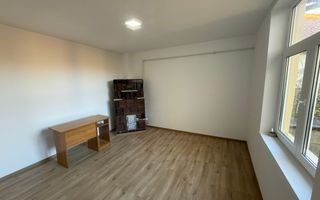 2 corpuri de Casă renovate + teren 125 mp Campina - Poză 10