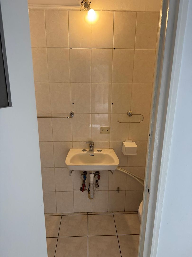De închiriat: apartament 3 camere - nemobilat - ideal birou - Gorjului - Poză 13