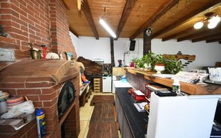De vanzare casa cu 3 apartamente + anexa 75 mp, Comision 0% - Poză 4