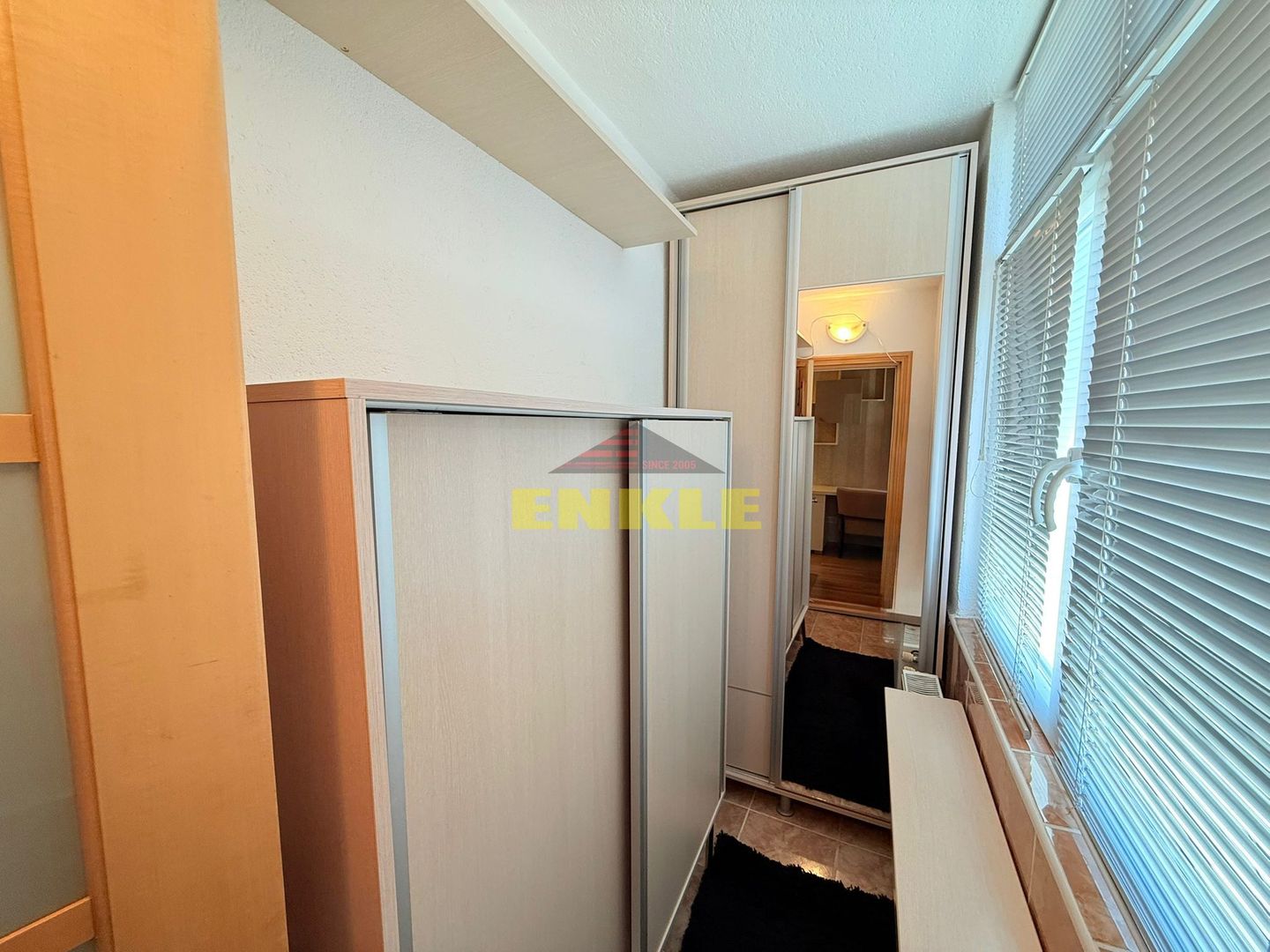 De vanzare apartament cu 3 camere, zona Mall. - Poză 5