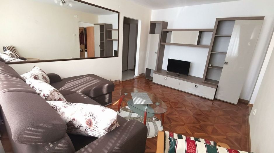 Apartament 2 camere Cetate Closca et.1 56 mp. - Poză 2