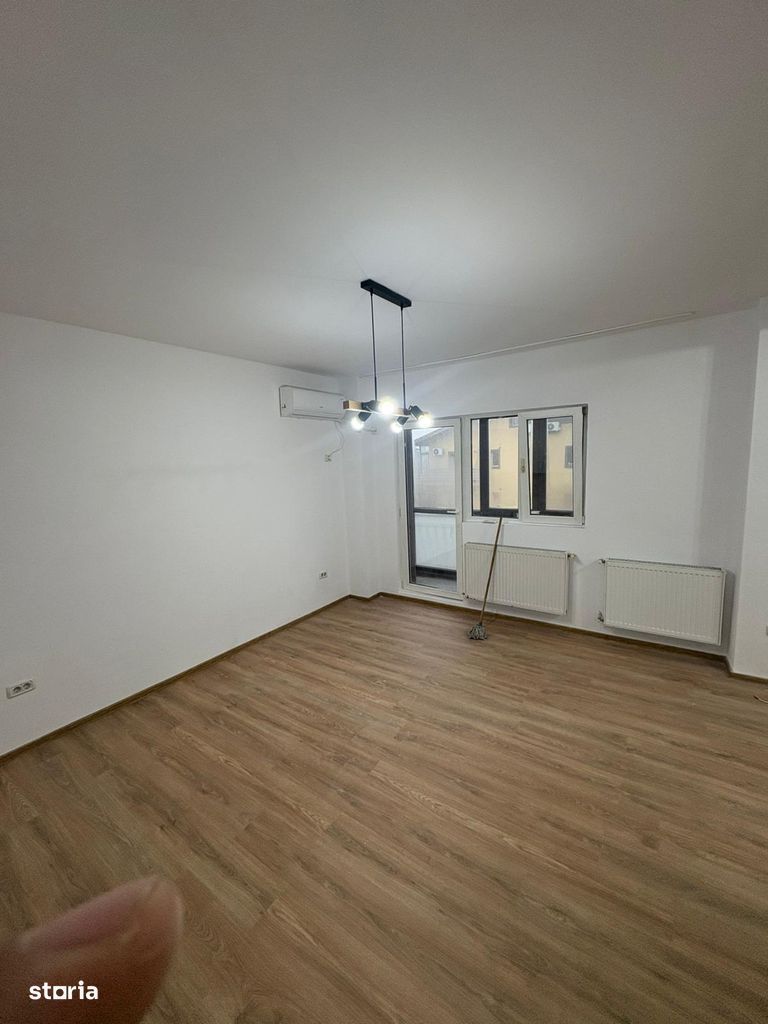 Vand garsoniera 44,52 mp Militari Residence la intrarea in cartier - Poză 1