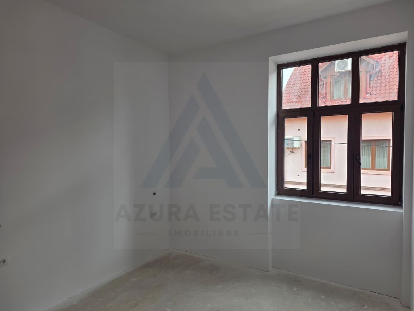 Apartament renovat 3 camere 2 bai 85 mp si pivnita  în zona Central - Poză 3