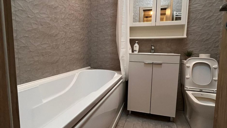 AP. 2 CAMERE,  CENTRALA PROPRIE, BUCATARIE INCHISA, LOC DE PARCARE, AC - Poză 4