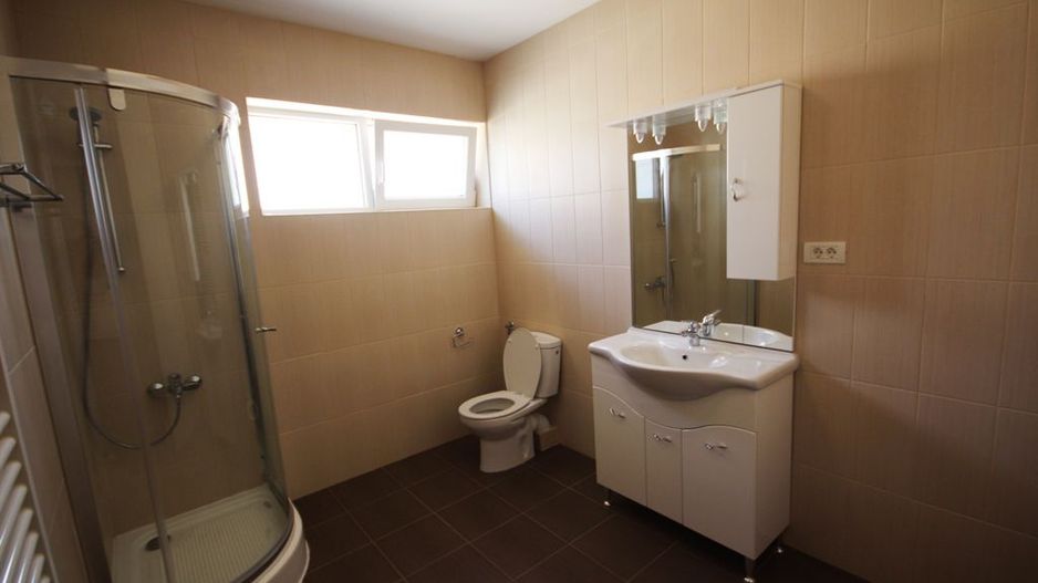 Vila spatioasa  nemobilata zona Elisabetin - Poză 9