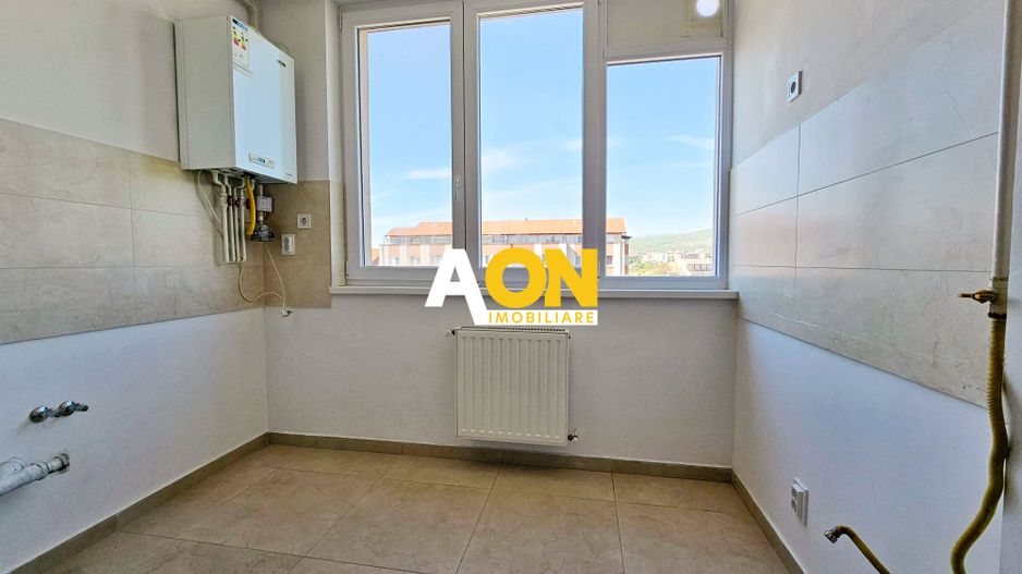Apartament tip Penthouse, 4 camere, 2 bai, 108 mp utili + boxa, Centru - Poză 3
