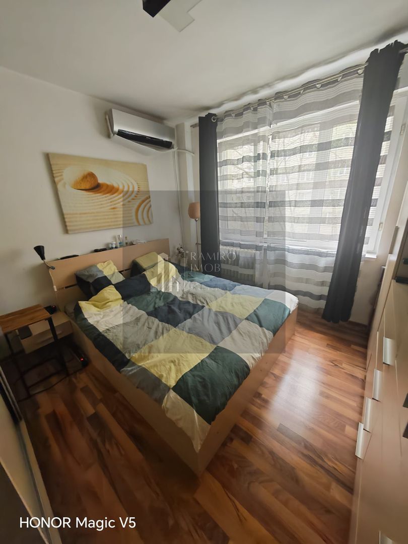 Apartament 3 camere decomandat An 1982 Anvelopat Etaj 1 Titan - Poză 1