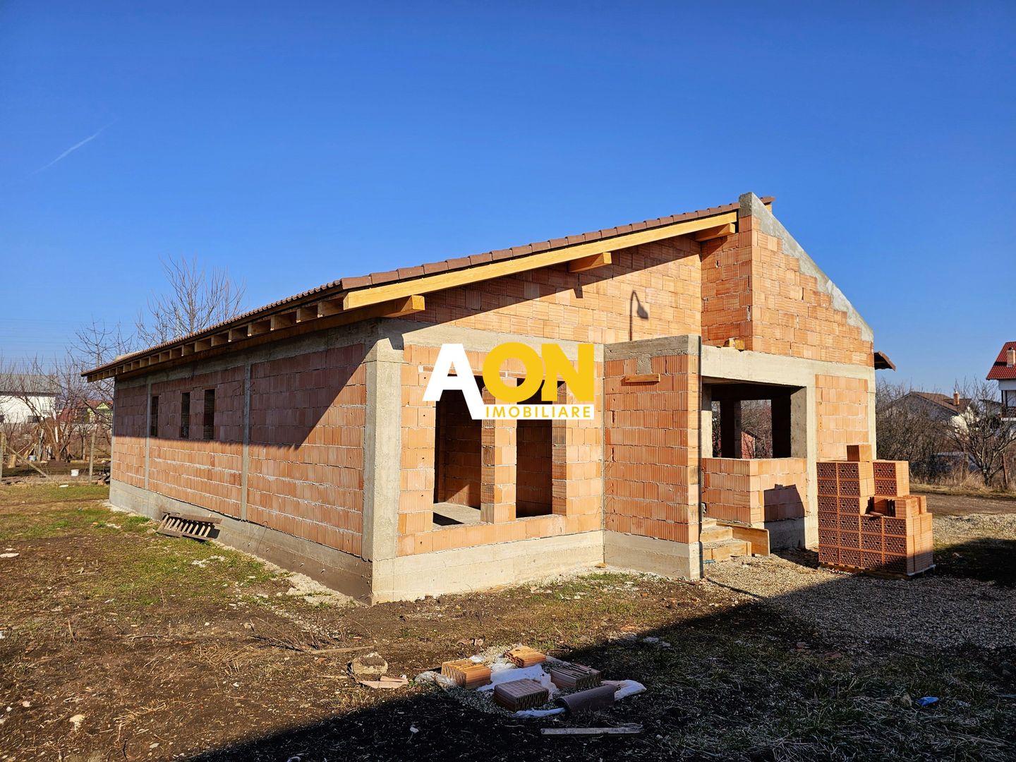 Casa semifinisata, 4 camere, 2 bai, 448 mp teren, zona Alba - Micesti - Poză 1