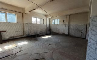 SPAȚII COMERCIALE DE INCHIRIAT ZONA ULTRACENTRALĂ CAMPULUNG - Poză 4