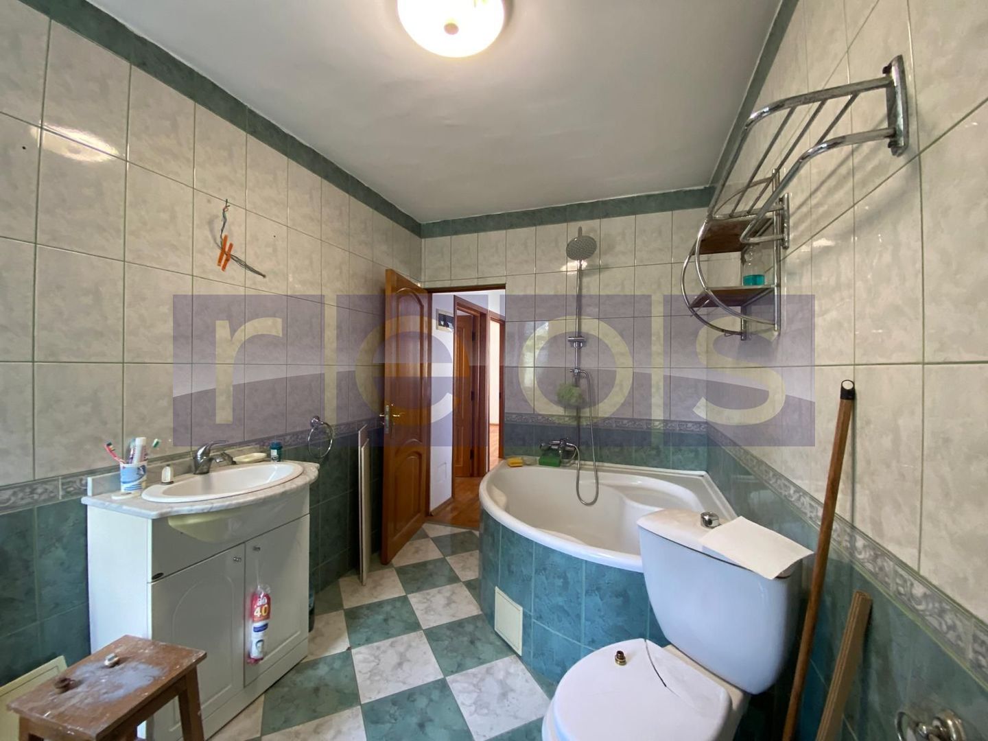 DE VANZARE VILA P+1+MANSARDA 7 CAMERE, 3 BAI, GARAJ, CURTE SALAJ PARC HUMULESTI - Poză 9