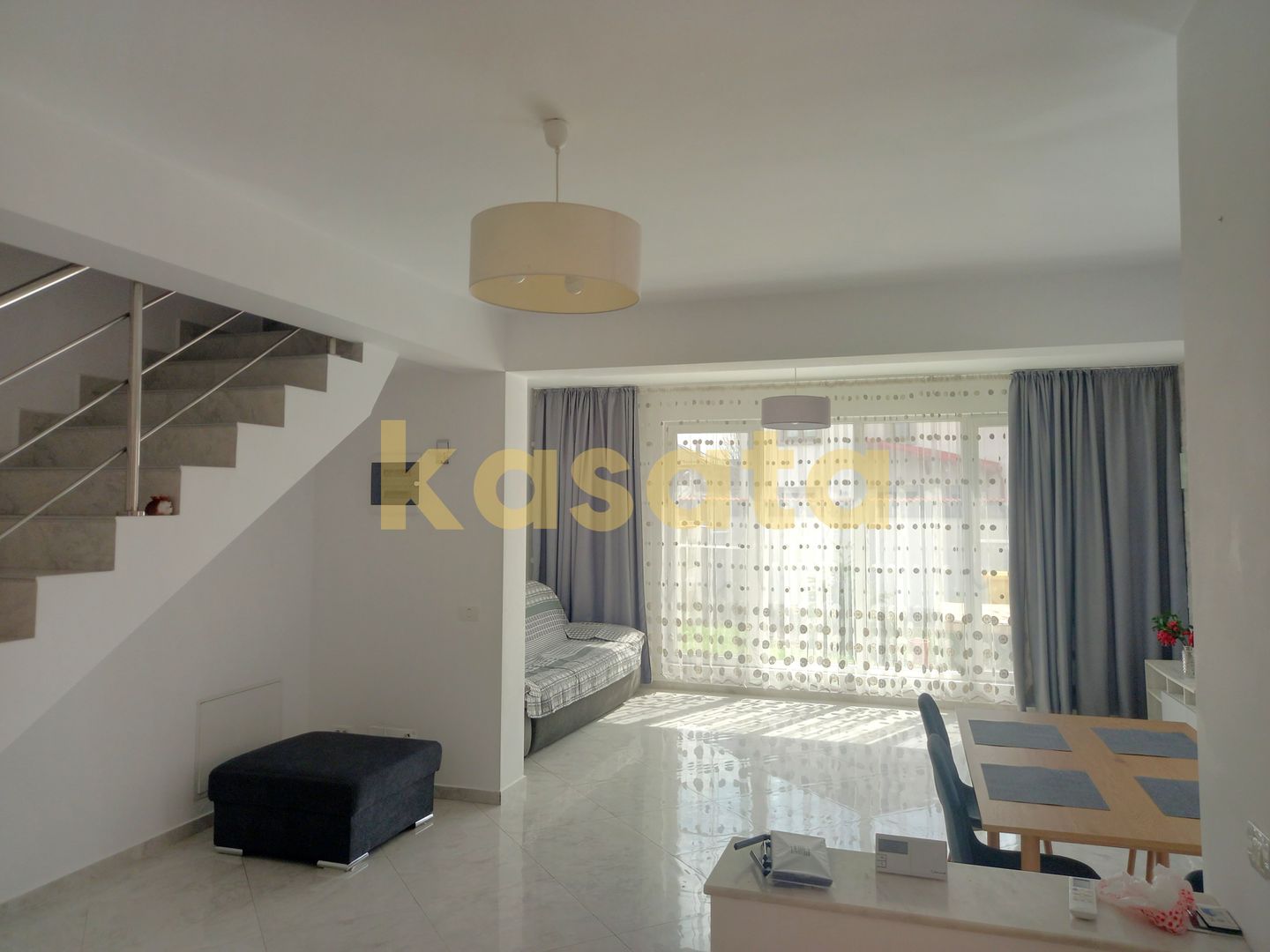 Vilă Modernă 4 Camere | Curte Privată | Zonă Excelentă & Facilități - Poză 3