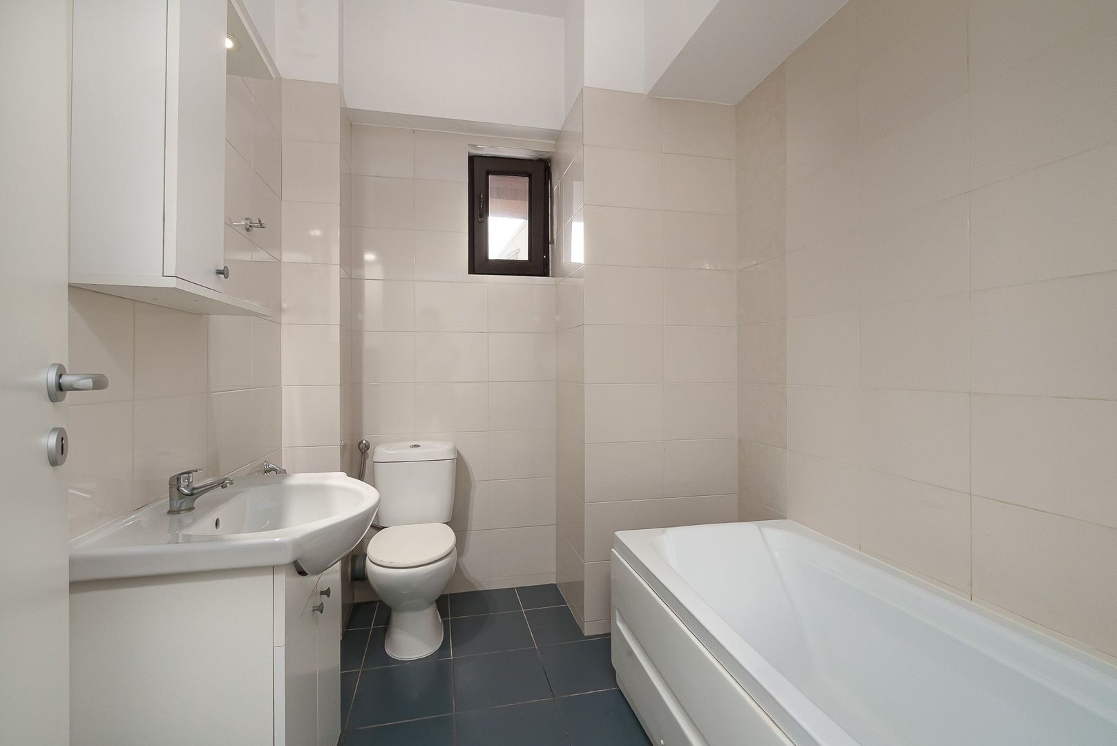 Garsoniera de inchiriat, zona Piata Alba Iulia - Arogant - planul doi - Poză 12