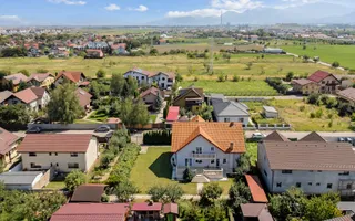 Vila / Casa superba cu 5 camere zona | 1032 mp teren |  Sanpetru Brasov - Poză 14