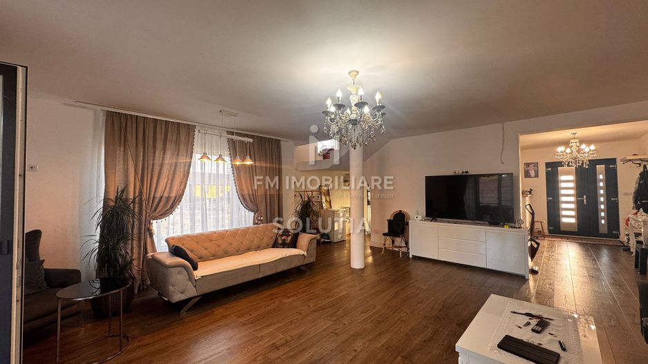 Casă de vânzare Tăuții Măgherăuș | 200 mp | 6 ari - Poză 1
