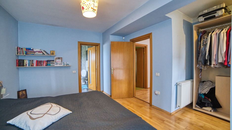 Casa complet mobilata 5 camere 3 bai curte generoasa - Poză 32