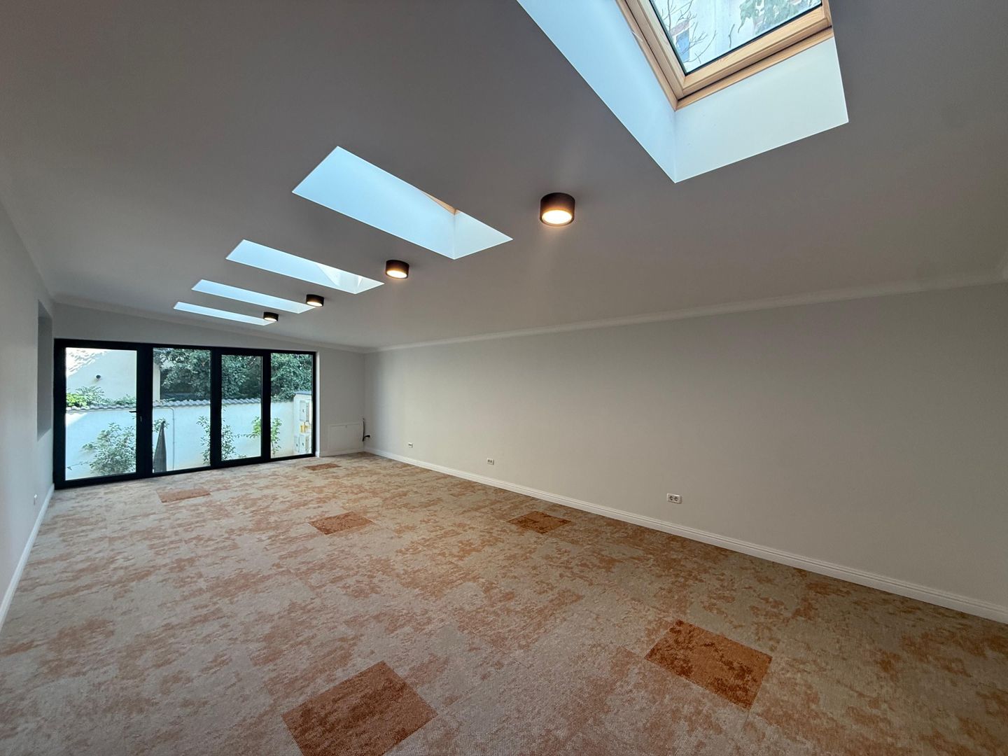 De închiriat spațiu la parter | Barbu Văcărescu - Poză 2