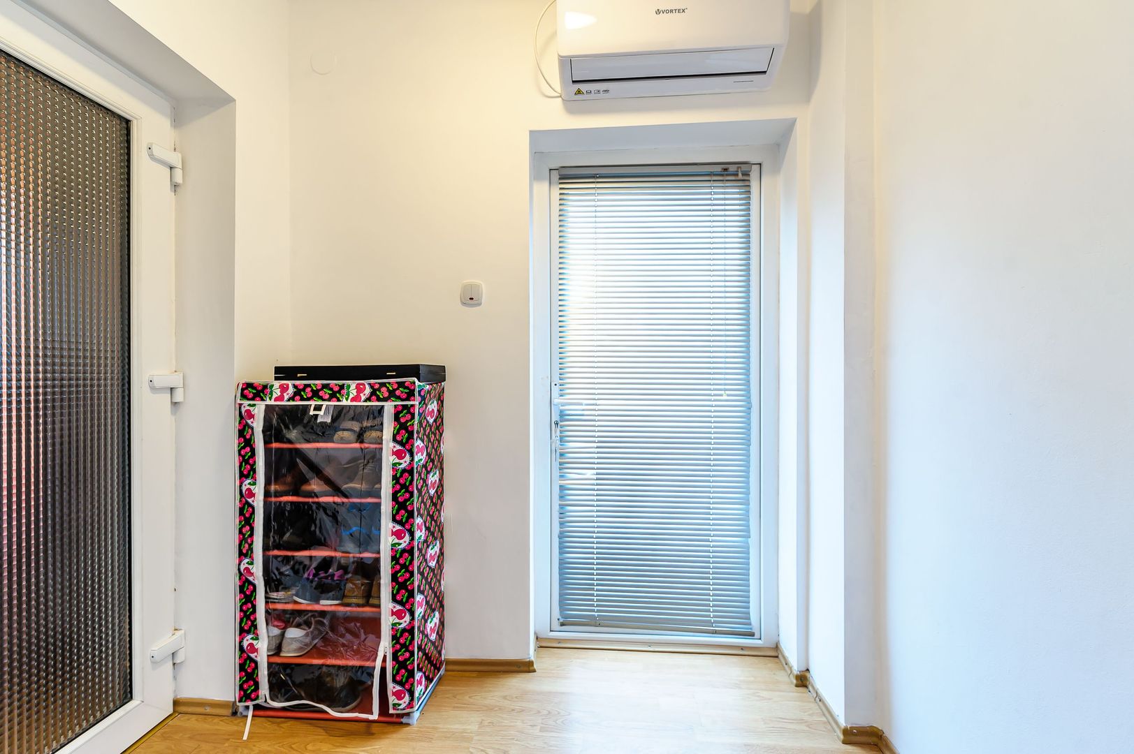 Casă cu teren de 1440 mp, Aradul Nou - Poză 8