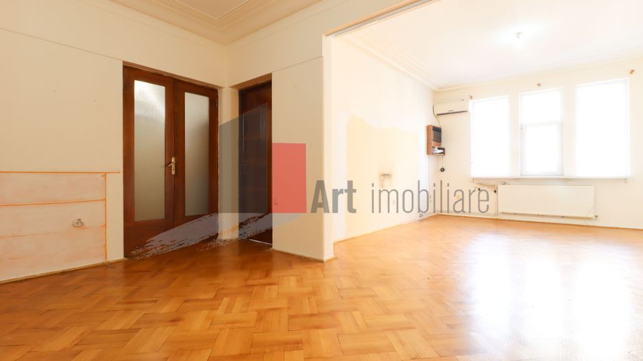 Apartamentul "DEKORA", bloc Art Deco, interior compartimentat de exceptie - Poză 9