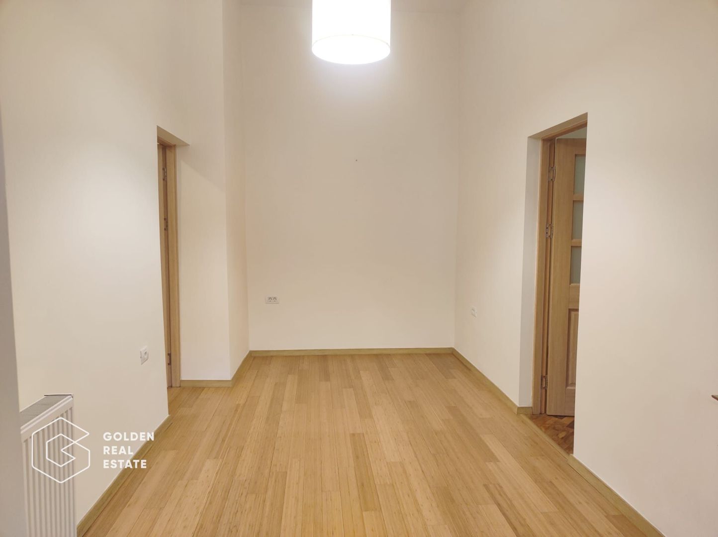 Apartament cu 3 camere, spatiu interior mare, renovat integral, Bld, Revolutiei - Poză 6