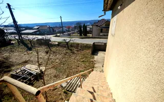 Casă cu teren generos în Dârmănești, Argeș-ideală pentru locuința sau afacere  - Poză 11